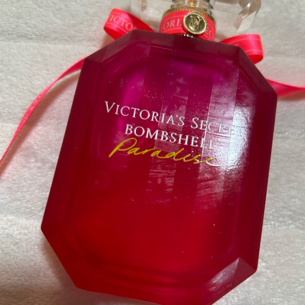 Bombshell paradise Victoria secret eau de parfum 3.4 fl oz RETIRED scent!